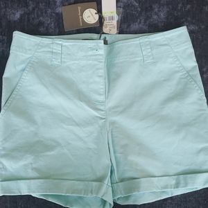 Tommy bahama shorts size 4.  Sail away twill short